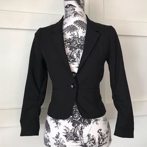 Black blazer gathered sleeve